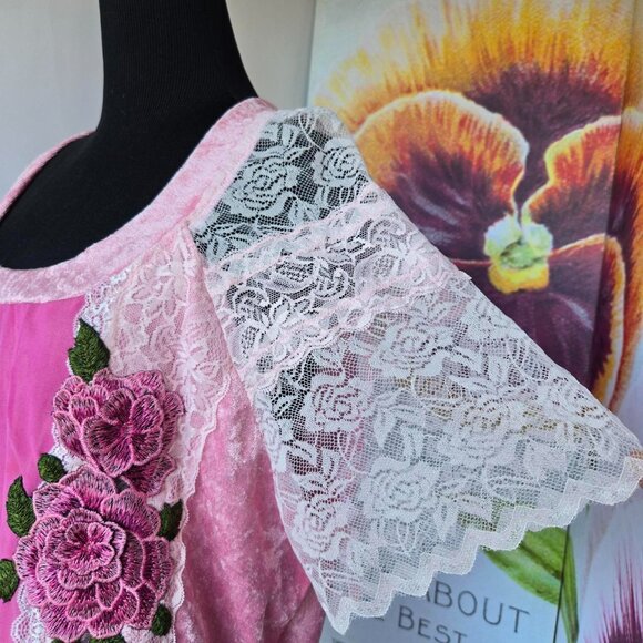 Pink Rose Stretch Velvet and Lace Embroidered Blouse Vintage Style - Picture 5 of 8